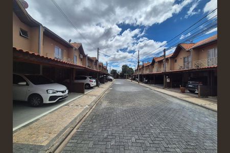 27_photo/94dcfac0db.35e43a4f309e4fc6-ATLAS-8cd54f87-5f0d-441d-bec1-c30a87ce65a4.jpg de casa à venda com 3 quartos, 120m² em Uberaba, Curitiba