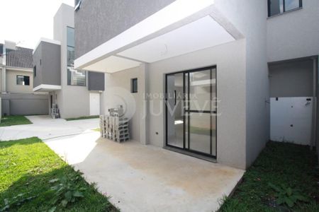 6_photo/94dcfac141.3aa916136add0e3f-ATLAS-1fcaf4e2-4b19-4972-8049-3da26bc1a9e4.jpg de casa à venda com 3 quartos, 109m² em Uberaba, Curitiba