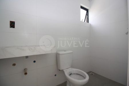 7_photo/94dcfac141.3aa916136add0e3f-ATLAS-2a798c06-3268-49ec-bf30-e9da1f9ce7d3.jpg de casa à venda com 3 quartos, 109m² em Uberaba, Curitiba