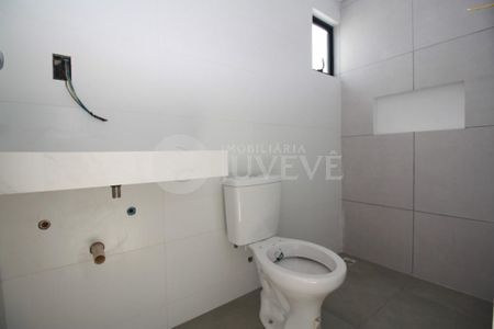 33_photo/94dcfac141.3aa916136add0e3f-ATLAS-e8576e8f-1a59-40cc-9f6d-34d2c5abd1d9.jpg de casa à venda com 3 quartos, 109m² em Uberaba, Curitiba