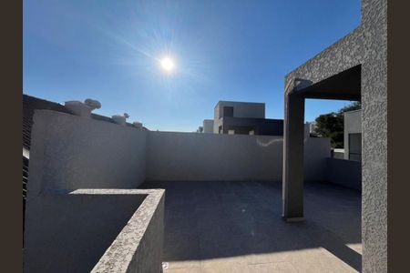 8_photo/94dcfac141.bc091cc2bdbd9366-ATLAS-37e88f75-268f-48fd-8eb7-1a22ae904651.jpg de casa à venda com 3 quartos, 109m² em Uberaba, Curitiba