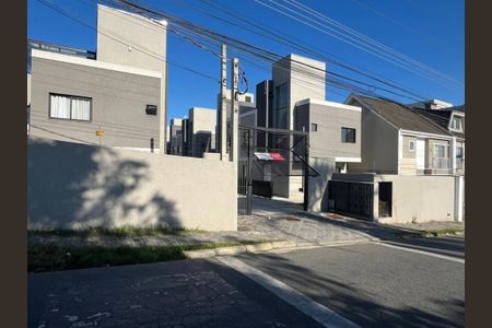 2_photo/94dcfac141.bc091cc2bdbd9366-ATLAS-ada933d0-bbc6-4353-a7b4-0a6ed8c5178a.jpg de casa à venda com 3 quartos, 109m² em Uberaba, Curitiba