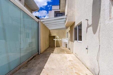 3_photo/94dcfac43b.f57be48fad3c3dec-ATLAS-6fe4bde2-3fb9-4312-984f-40cc5d2a323e.jpg de casa à venda com 3 quartos, 93m² em Uberaba, Curitiba