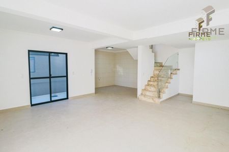 7_photo/94dcfac44f.3bc17bb710abfd8a-ATLAS-c82ed75e-87f8-4f41-890b-8f57ac676f7c.jpg de casa à venda com 3 quartos, 108m² em Uberaba, Curitiba