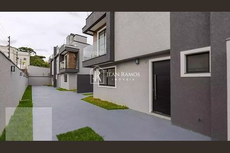 4_photo/94dcfac44f.e70fa8406114d9b6-ATLAS-0f0d0415-d1ac-4e97-ba52-d249c6c87fbd.jpg de casa à venda com 3 quartos, 106m² em Uberaba, Curitiba