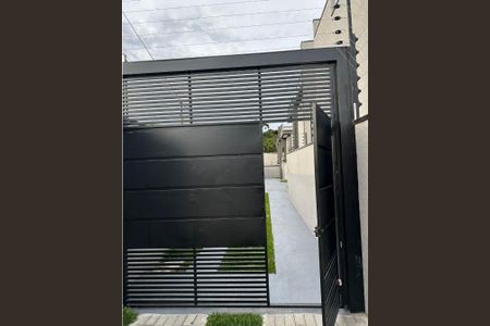 5_photo/94dcfac44f.e70fa8406114d9b6-ATLAS-2cf537b8-fe39-4cd0-a95c-c3f875959af3.jpg de casa à venda com 3 quartos, 106m² em Uberaba, Curitiba