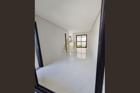 10_photo/94dcfac58b.04c16ff0d284adb7-ATLAS-7fada734-eaf0-4d10-aeaf-5c71ff2e2d58.jpg de casa à venda com 3 quartos, 114m² em Uberaba, Curitiba