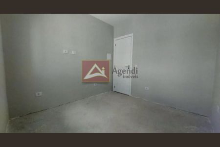 8_photo/94dcfac5eb.e8818d4a5c5dde9d-ATLAS-ca41ebf3-20e2-4daa-9f99-f8bd6487d627.jpg de casa à venda com 3 quartos, 97m² em Uberaba, Curitiba