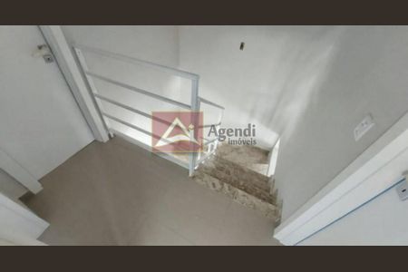 5_photo/94dcfac5eb.e8818d4a5c5dde9d-ATLAS-dce1f002-2420-44c6-9469-573a2b2c5b22.jpg de casa à venda com 3 quartos, 97m² em Uberaba, Curitiba