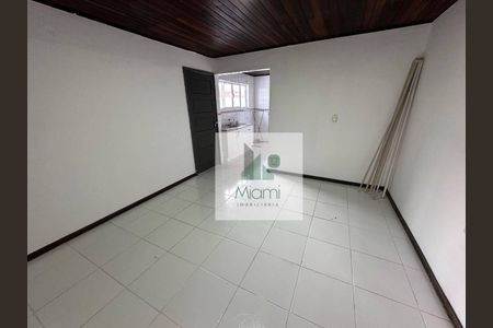 10_photo/94dcfac60f.f348c8852f19f3bd-ATLAS-523637ad-486e-47d5-9466-719ca0c40f83.jpg de casa à venda com 5 quartos, 200m² em Uberaba, Curitiba