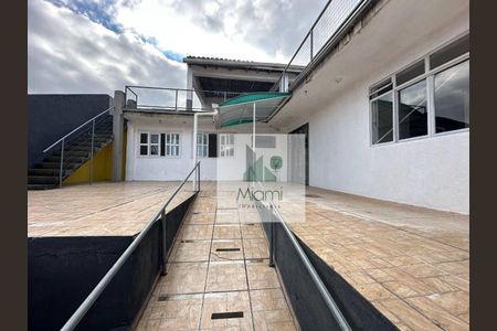 24_photo/94dcfac60f.f348c8852f19f3bd-ATLAS-5ca30117-747c-40c8-8a33-0dab832667c9.jpg de casa à venda com 5 quartos, 200m² em Uberaba, Curitiba