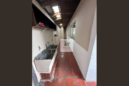 22_photo/94dcfac60f.f348c8852f19f3bd-ATLAS-78237096-711d-4dc6-9489-50cfb3bccc6f.jpg de casa à venda com 5 quartos, 200m² em Uberaba, Curitiba