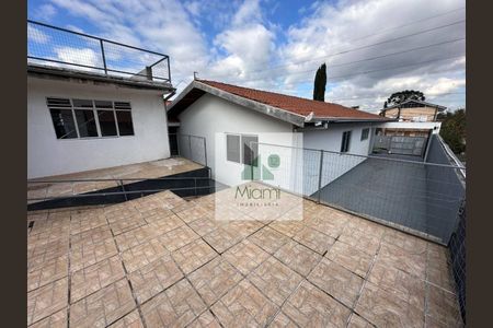 25_photo/94dcfac60f.f348c8852f19f3bd-ATLAS-7b1493f0-7d66-4921-bada-2d1bfb9d5694.jpg de casa à venda com 5 quartos, 200m² em Uberaba, Curitiba