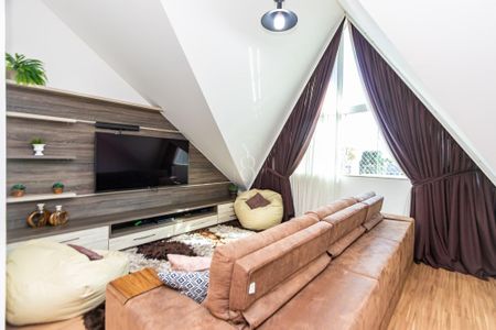 2_photo/94dcfac623.ea0ff2ffec9a0f1c-ATLAS-1cc03026-4a63-4953-8931-1bc17f33d5cc.jpg de casa para alugar com 4 quartos, 187m² em Uberaba, Curitiba