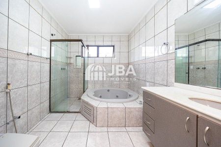 7_photo/94dcfac6bd.206353ecc2220d31-ATLAS-58fca538-2f5e-4ed2-ad30-d65b42bc16ae.jpg de casa à venda com 4 quartos, 358m² em Uberaba, Curitiba