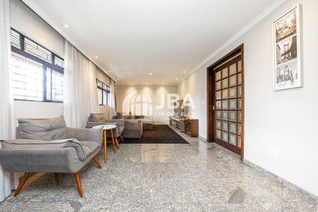 10_photo/94dcfac6bd.206353ecc2220d31-ATLAS-d9bd7999-1921-4e9e-ad87-a01f15c5f835.jpg de casa à venda com 4 quartos, 358m² em Uberaba, Curitiba
