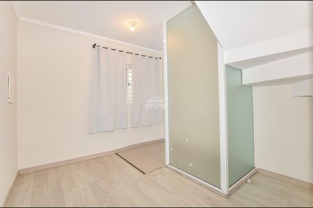 13_photo/94dcfac6c5.f17d4b1c7f9cb62f-ATLAS-52df2848-7356-418d-96e8-ff97d18cafcb.jpg de casa à venda com 4 quartos, 104m² em Uberaba, Curitiba