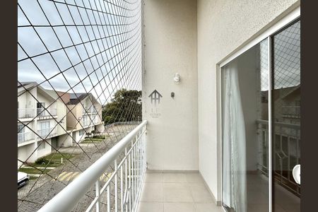 8_photo/94dcfac6db.c44de20a18d4ff40-ATLAS-aa8ea6dc-0353-4157-8375-34500a128289.jpg de casa à venda com 3 quartos, 142m² em Uberaba, Curitiba