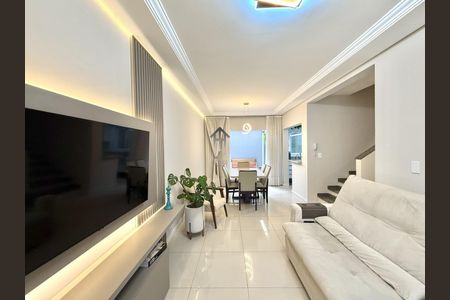 6_photo/94dcfac6db.c44de20a18d4ff40-ATLAS-ec147b13-da99-4bdb-adcc-91a482aa401d.jpg de casa à venda com 3 quartos, 142m² em Uberaba, Curitiba