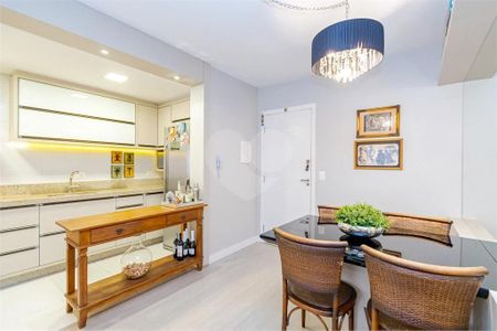 5_photo/94dcfac747.7a69ff73eb43ff8d-ATLAS-18b51a1b-18a3-41d2-963a-2a4ac8ba8ceb.jpg de apartamento à venda com 2 quartos, 68m² em Uberaba, Curitiba