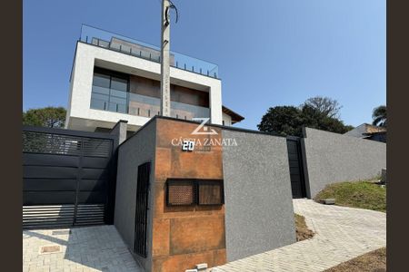 2_photo/94dcfac747.eb4747a7722cd593-ATLAS-54247f4e-bb26-44c8-a360-da20a4f167ea.jpg de casa à venda com 3 quartos, 135m² em Uberaba, Curitiba