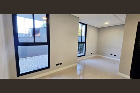 9_photo/94dcfac747.eb4747a7722cd593-ATLAS-92e5d730-7d0e-4b01-91ff-c336fa0ae8a6.jpg de casa à venda com 3 quartos, 137m² em Uberaba, Curitiba