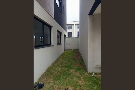 4_photo/94dcfac771.04c16ff0d284adb7-ATLAS-7ec77778-ec2a-4f24-a860-5b6a5d9db6c4.jpg de casa à venda com 3 quartos, 126m² em Uberaba, Curitiba