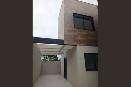 3_photo/94dcfac771.04c16ff0d284adb7-ATLAS-e35f710d-e909-43be-9b27-b02b765aa6cd.jpg de casa à venda com 3 quartos, 126m² em Uberaba, Curitiba