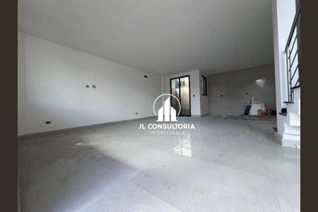 5_photo/94dcfac773.5b5fb0faa7a19bd4-ATLAS-8686d44e-8039-4cf7-aedd-7df0e438b552.jpg de casa à venda com 3 quartos, 222m² em Uberaba, Curitiba