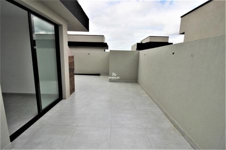 27_photo/94dcfac773.81f9d4d34528d849-ATLAS-14b1df24-dd2a-48d4-8b3b-e735a7018ed5.jpg de casa à venda com 3 quartos, 160m² em Uberaba, Curitiba