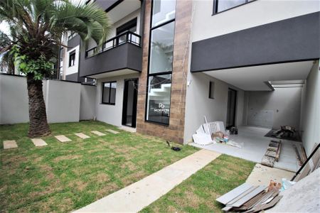 4_photo/94dcfac773.81f9d4d34528d849-ATLAS-15227fb7-6e28-4cc8-acfe-adfd4f17d788.jpg de casa à venda com 3 quartos, 160m² em Uberaba, Curitiba