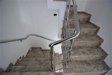 21_photo/94dcfac7a9.e6f02a1e96aef2b1-ATLAS-037330c1-3a08-4c9c-8e50-cfb16c29ee82.jpg de casa à venda com 3 quartos, 151m² em Uberaba, Curitiba