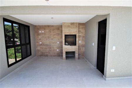 23_photo/94dcfac7a9.e6f02a1e96aef2b1-ATLAS-233ac862-692d-413e-8f73-906b69f224f4.jpg de casa à venda com 3 quartos, 151m² em Uberaba, Curitiba