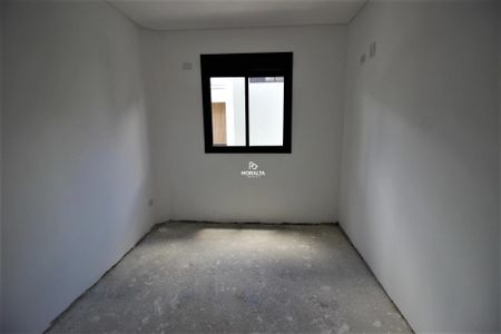 20_photo/94dcfac7a9.e6f02a1e96aef2b1-ATLAS-44da10a0-4e8f-49bd-876a-e70b0cc8b4bb.jpg de casa à venda com 3 quartos, 151m² em Uberaba, Curitiba