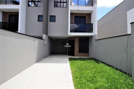 2_photo/94dcfac7a9.e6f02a1e96aef2b1-ATLAS-86d170bc-4e37-4a89-9134-137d583cea6f.jpg de casa à venda com 3 quartos, 151m² em Uberaba, Curitiba