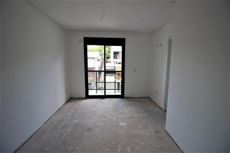 14_photo/94dcfac7a9.e6f02a1e96aef2b1-ATLAS-ff8f70e4-7a3b-4596-b88a-7595672ee314.jpg de casa à venda com 3 quartos, 151m² em Uberaba, Curitiba