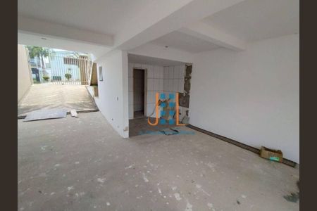 11_photo/94dcfac7c5.1c6ddeb994718a0c-ATLAS-e190923e-5a4c-45df-9145-800ab2e0e7b9.jpg de casa à venda com 3 quartos, 190m² em Uberaba, Curitiba