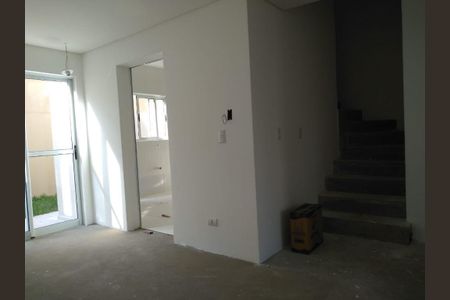 4_photo/94dcfac7c5.b4b4ea4450a4f201-ATLAS-0fab416f-12e7-419a-afc4-2bafe7e81f2b.jpg de casa à venda com 3 quartos, 180m² em Uberaba, Curitiba