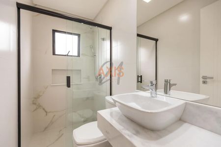 22_photo/94dcfac839.4073f2e37c8c9f05-ATLAS-3dfafdcb-cc8a-4819-ac83-17830a69f651.jpg de casa à venda com 3 quartos, 122m² em Uberaba, Curitiba