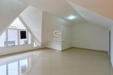 7_photo/94dcfac85d.1bb529b01f5e602e-ATLAS-453ebc7d-b506-4ea8-ba15-c820a1e4407c.jpg de casa à venda com 3 quartos, 124m² em Uberaba, Curitiba