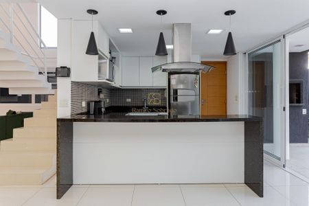 7_photo/94dcfac8a3.1ad5fb952b026013-ATLAS-30138d6a-e84e-4c7a-ad6f-f9e985e15e08.jpg de casa à venda com 3 quartos, 389m² em Uberaba, Curitiba