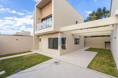 3_photo/94dcfac935.e1e153c848220f28-ATLAS-010d26ae-b4e8-47a5-bc31-43681610a7f1.jpg de casa à venda com 3 quartos, 145m² em Uberaba, Curitiba