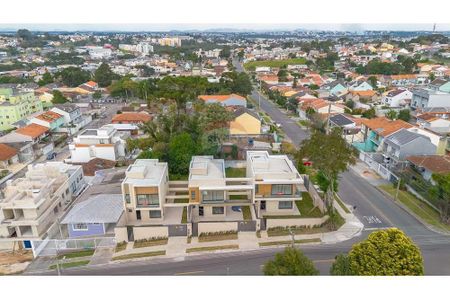 31_photo/94dcfac935.e1e153c848220f28-ATLAS-7c0d2493-06d3-4e22-abec-ee5f16aa7988.jpg de casa à venda com 3 quartos, 145m² em Uberaba, Curitiba