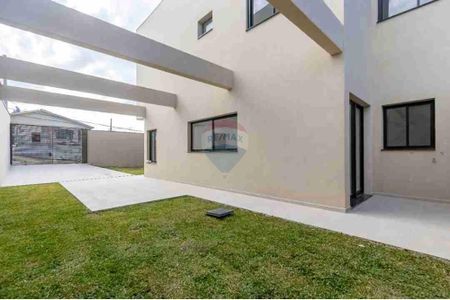 13_photo/94dcfac937.115f481bcac1538b-ATLAS-a2dbafde-4800-4366-a3ac-2d8c2d7de55d.jpg de casa à venda com 3 quartos, 145m² em Uberaba, Curitiba