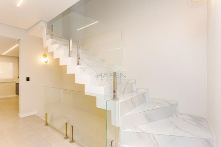 34_photo/94dcfac945.ceff8192393c33de-ATLAS-8fe19d76-0a45-4e27-9dfe-7324a044b55d.jpg de casa à venda com 0 quarto, 240m² em Uberaba, Curitiba