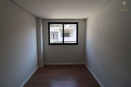 6_photo/94dcfac947.c8a0198fcbf31d64-ATLAS-0ed61546-e1b6-4d95-9dda-64f6d733f4a7.jpg de casa à venda com 3 quartos, 187m² em Uberaba, Curitiba