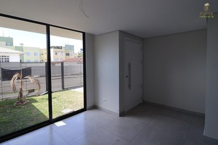 9_photo/94dcfac947.c8a0198fcbf31d64-ATLAS-16e2a814-94a5-4149-b3fc-fe5edca248a5.jpg de casa à venda com 3 quartos, 187m² em Uberaba, Curitiba