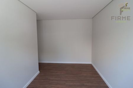 32_photo/94dcfac947.c8a0198fcbf31d64-ATLAS-17875213-ec31-44f1-a751-e8cab4c9df54.jpg de casa à venda com 3 quartos, 187m² em Uberaba, Curitiba