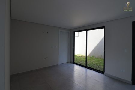 11_photo/94dcfac947.c8a0198fcbf31d64-ATLAS-1bdd2462-82ad-4b6d-940a-1e0e4e81c61b.jpg de casa à venda com 3 quartos, 187m² em Uberaba, Curitiba