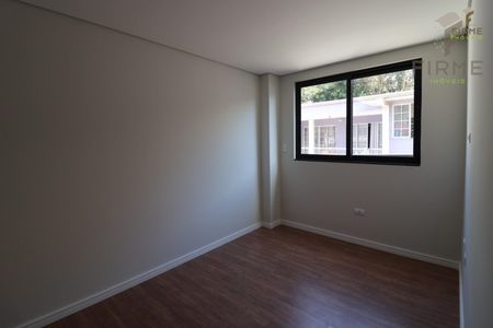 33_photo/94dcfac947.c8a0198fcbf31d64-ATLAS-3d9c4840-fb04-472c-9445-02693bad19e2.jpg de casa à venda com 3 quartos, 187m² em Uberaba, Curitiba